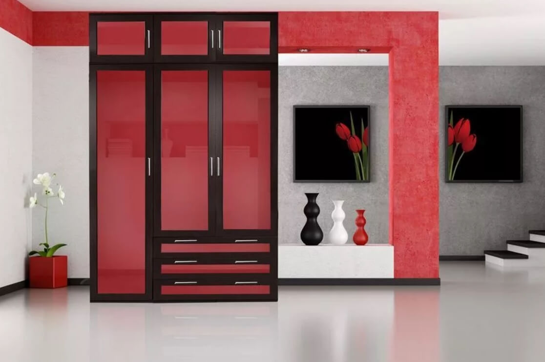 Красный распашной шкаф №348 со стеклянными дверями и антресолями на заказ